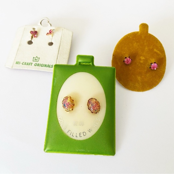 Lot of 3 new old stock vintage stud earring on original cards- pink & faux opal - Picture 7 of 7